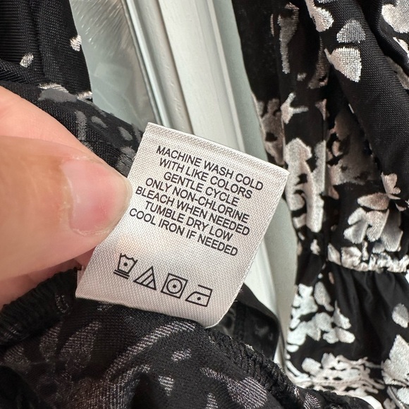 Badgley Mischka Designer Black & Gray Floral Velvet Burnout Blouse Size Small S - Picture 10 of 11